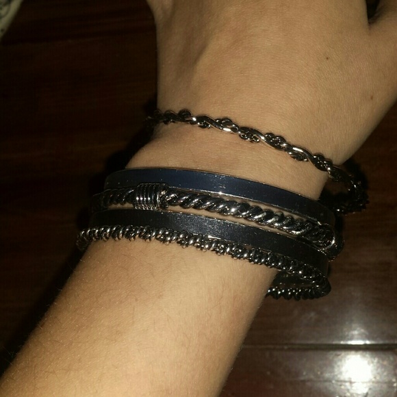 6 set bangle braclets - Picture 2 of 2